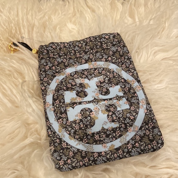 Tory Burch cloth Face  mask Two pack ONLY  with Tory Burch pouch 6/5in - Picture 4 of 12